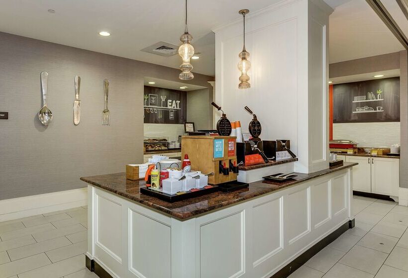 هتل Hampton Inn & Suites Mobile  Downtown Historic District