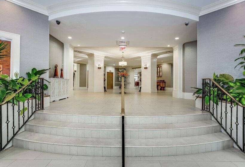 هتل Hampton Inn & Suites Mobile  Downtown Historic District