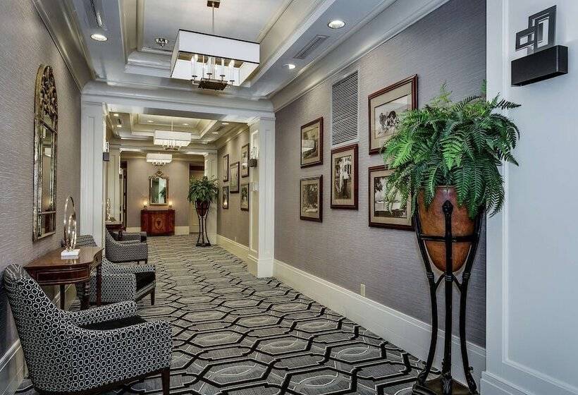 هتل Hampton Inn & Suites Mobile  Downtown Historic District