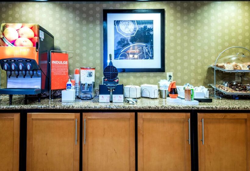 هتل Hampton Inn & Suites Montgomery Downtown