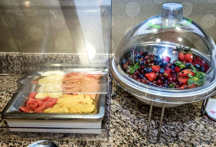 هتل Hampton Inn & Suites Montgomery Downtown