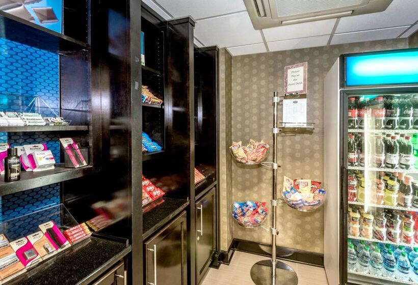 هتل Hampton Inn & Suites Montgomery Downtown