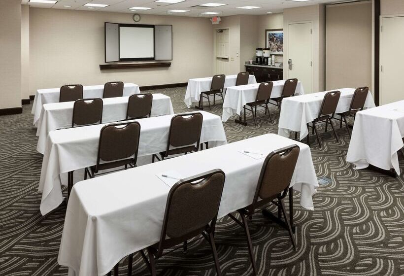 هتل Hampton Inn & Suites Omaha Downtown