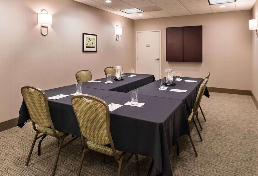 هتل Hampton Inn Channel Islands Harbor/oxnard