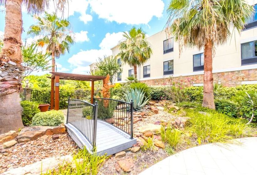 בית מלון כפרי Hampton Inn And Suites College Station