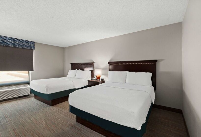 هتل Hampton Inn & Suites Fort Belvoir Alexandria South