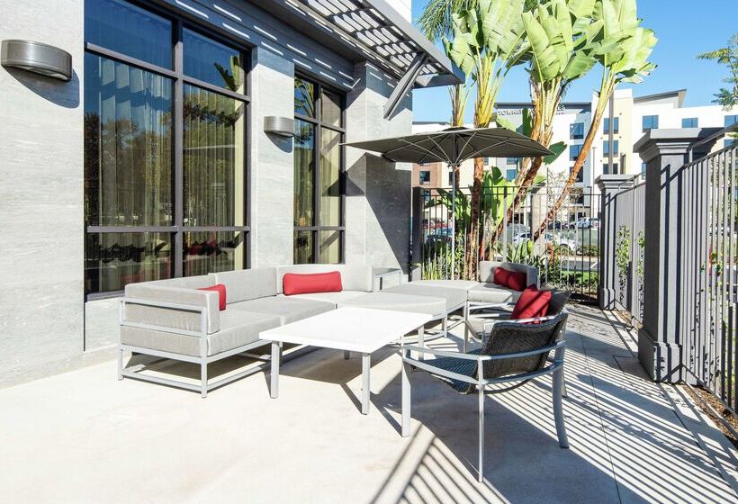 בית מלון כפרי Hilton Garden Inn Irvine Spectrum Lake Forest