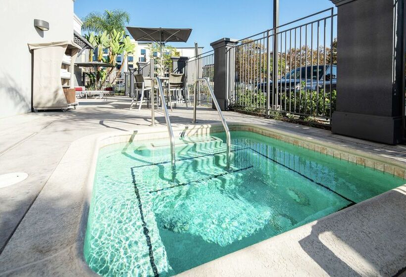 בית מלון כפרי Hilton Garden Inn Irvine Spectrum Lake Forest