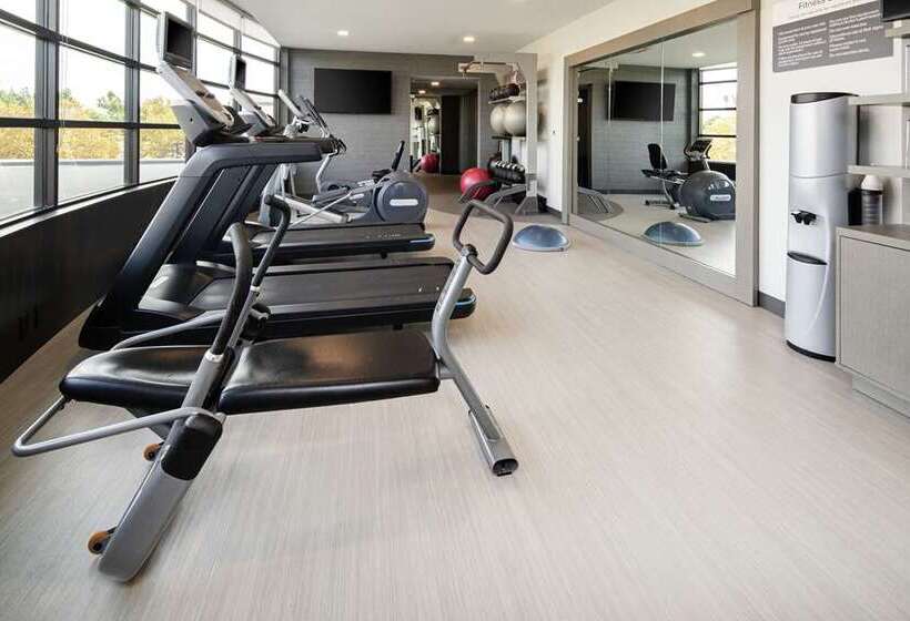 בית מלון כפרי Hilton Garden Inn Irvine Spectrum Lake Forest