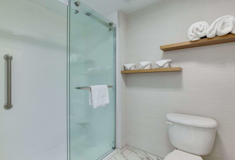 هتل Homewood Suites By Hilton Louisvilleeast