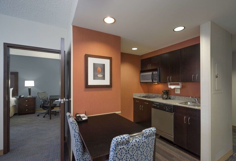 هتل Homewood Suites By Hilton Louisvilleeast