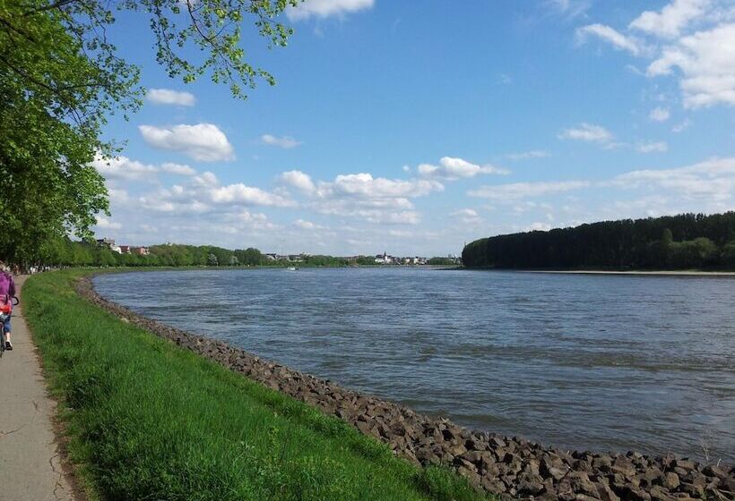 هتل Stayincologne