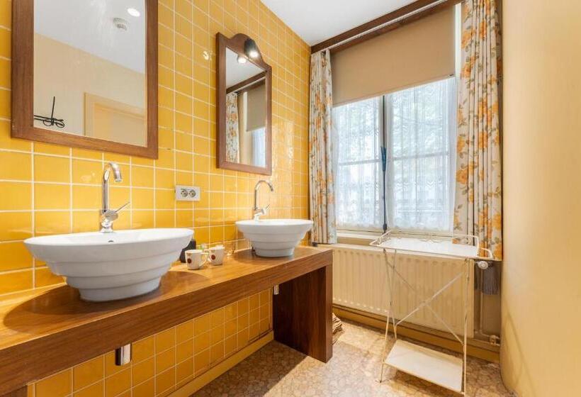 مبيت وإفطار Lake Suites