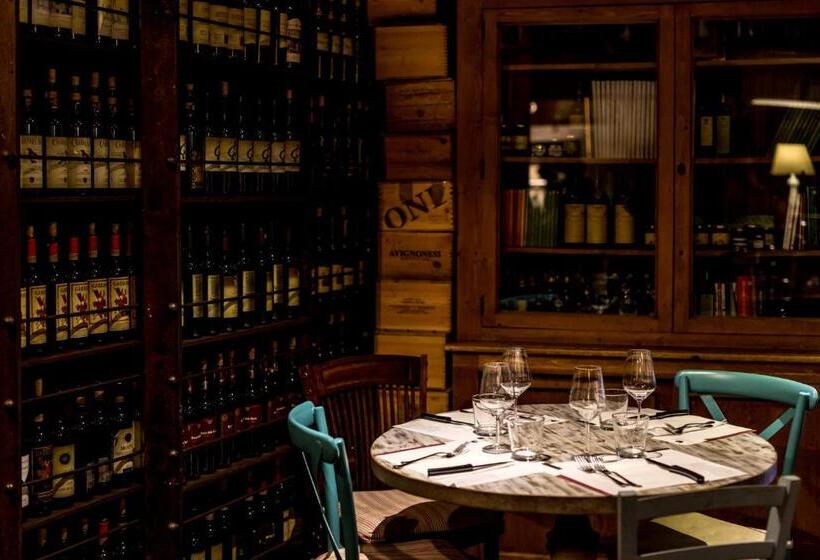 تختخواب و صبحانه Trevi Beau Boutique