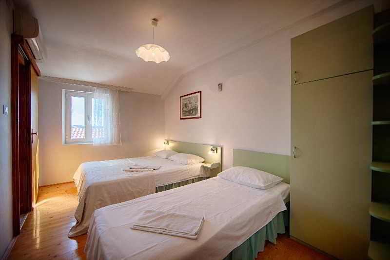 ホテル Komiza Provita Guesthouse