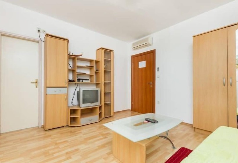 בית מלון כפרי Villa Cezar