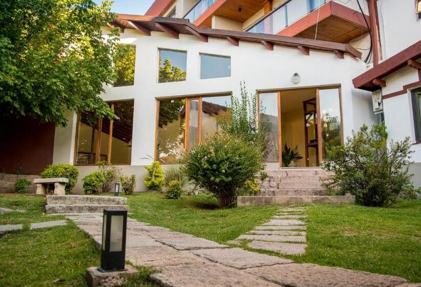 فندق فئة نجمة واحدة L Hirondelle   Adults Only