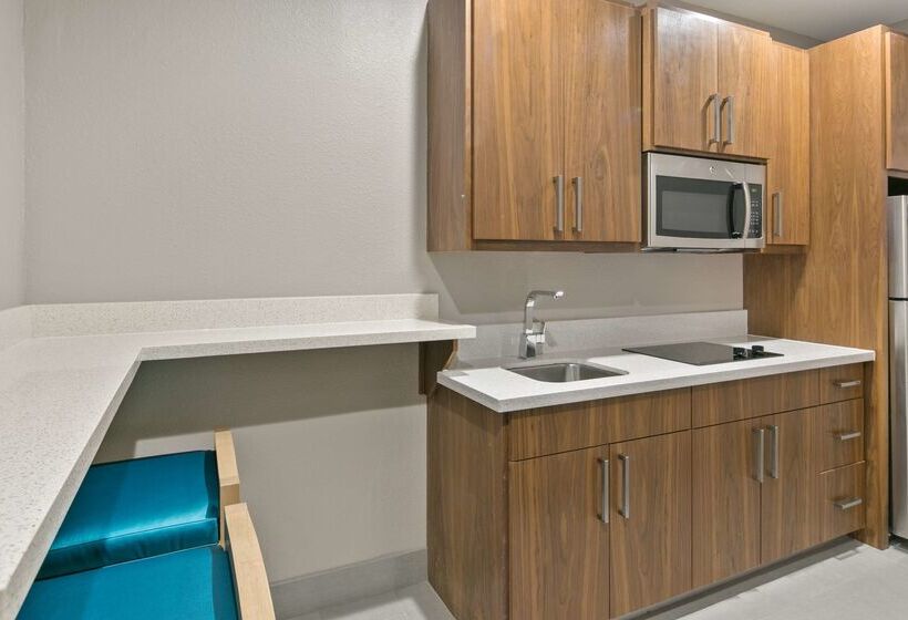 هتل Best Western Plus Houston Atascocita Inn & Suites