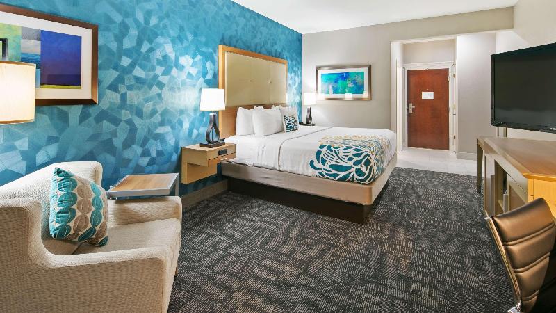 هتل Best Western Plus Houston Atascocita Inn & Suites