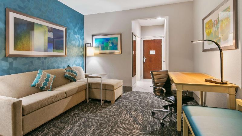هتل Best Western Plus Houston Atascocita Inn & Suites