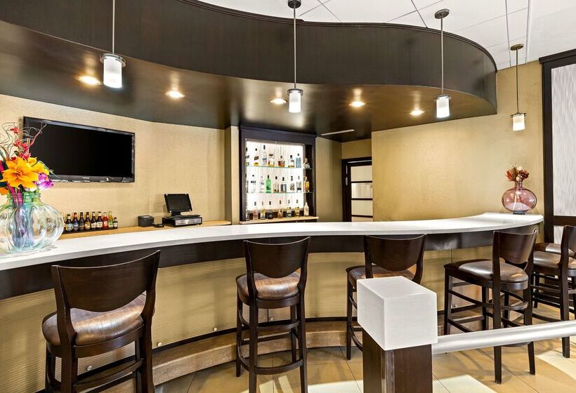בית מלון כפרי Sonesta Essential Indianapolis Airport