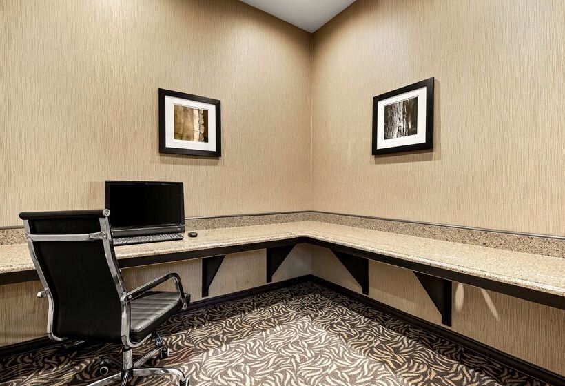בית מלון כפרי Sonesta Essential Indianapolis Airport
