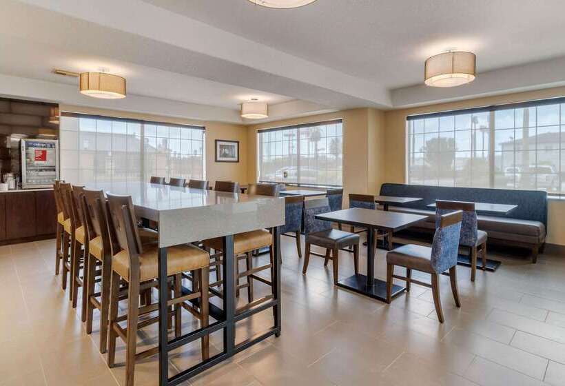 בית מלון כפרי Comfort Suites Baytown I   10