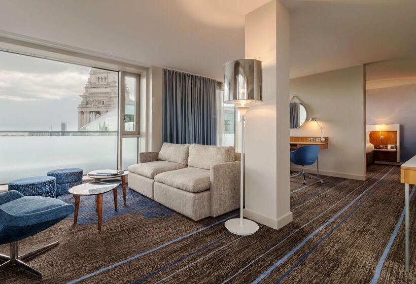 Doubletree By Hilton Hotel London  Tower Of London