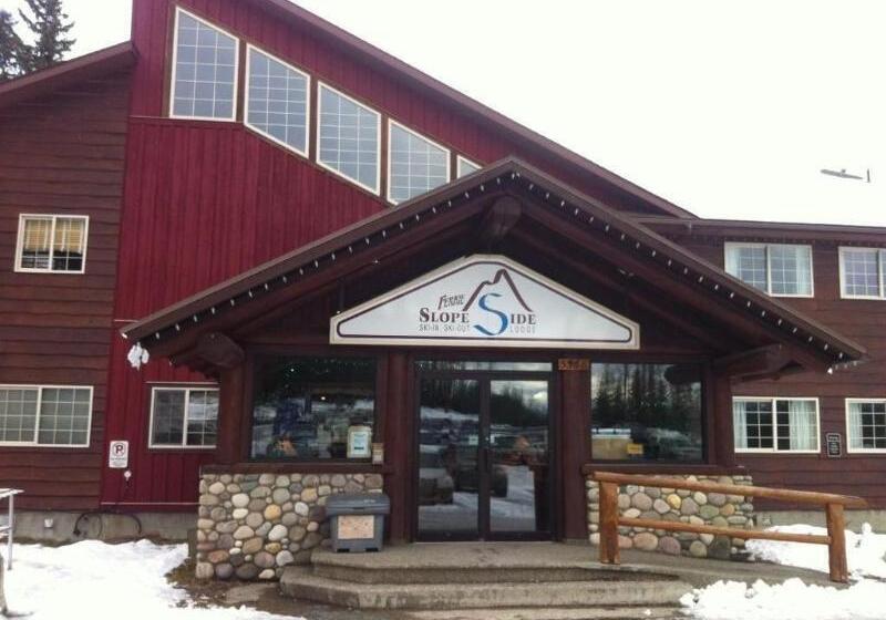 בית מלון כפרי Fernie Slopeside Lodge