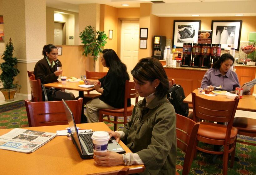 فندق Hampton Inn & Suites Lathrop