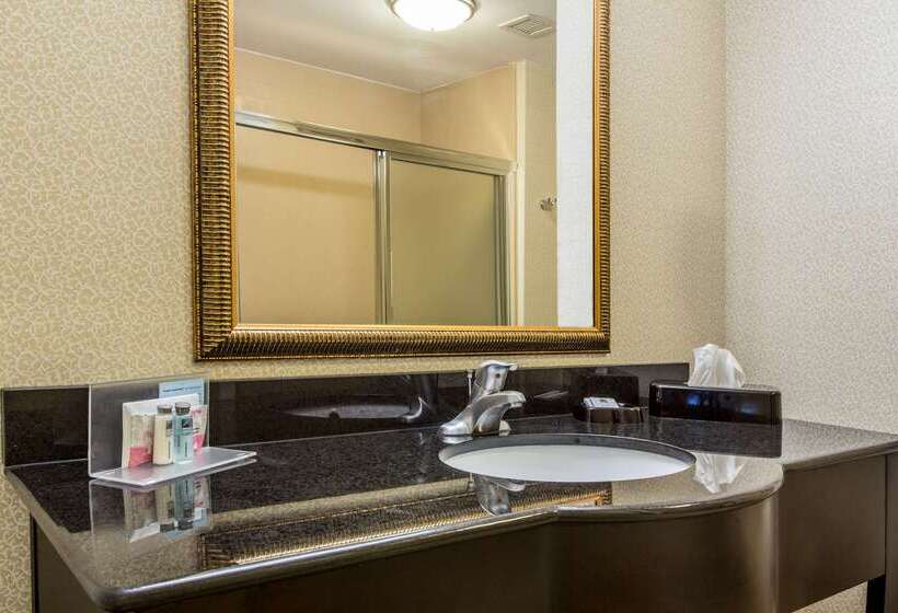 فندق Hampton Inn Clearfield