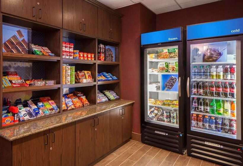 هتل Hampton Inn Council Bluffs