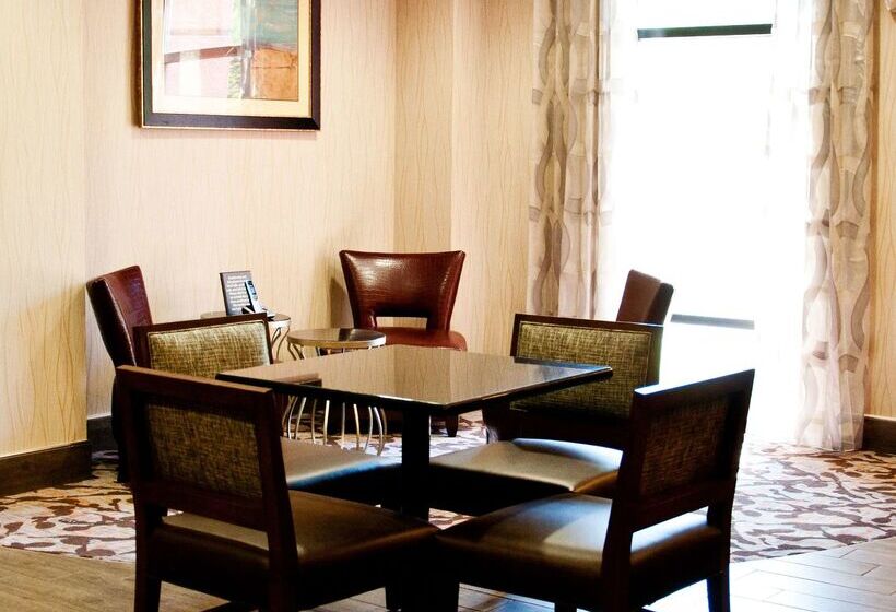 هتل Hampton Inn Doylestown