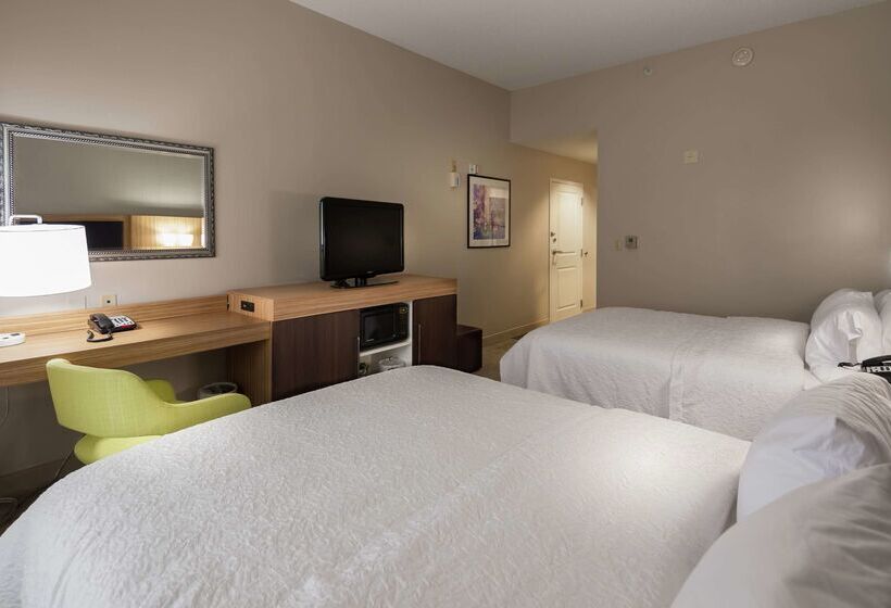 هتل Hampton Inn Doylestown