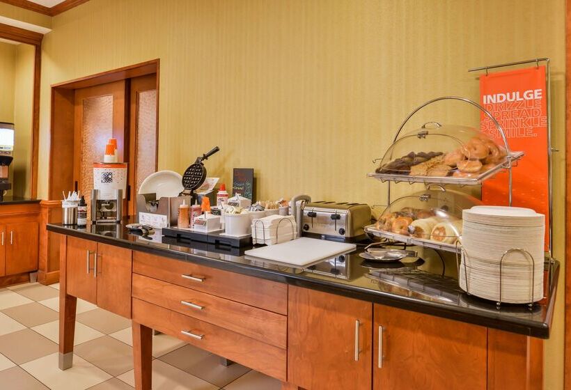 בית מלון כפרי Hampton Inn Emporia