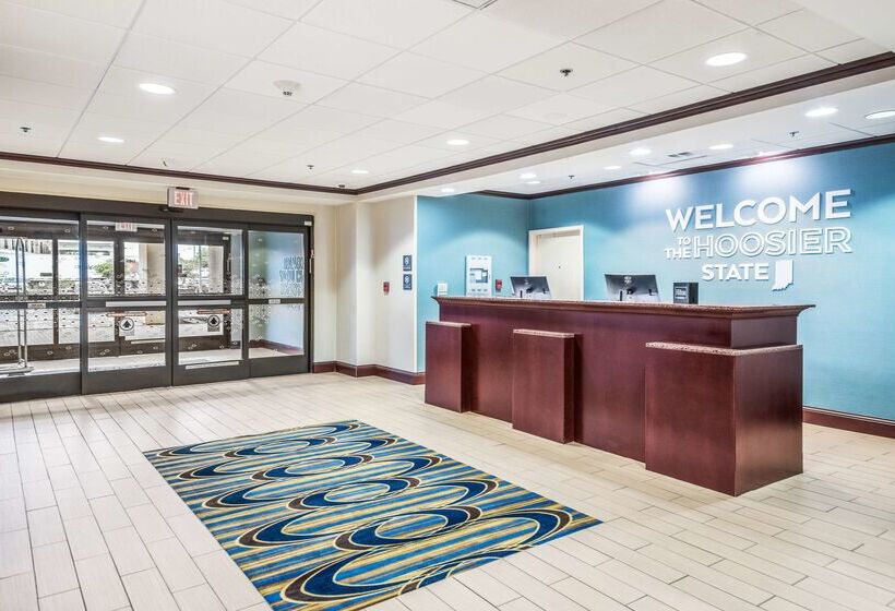 בית מלון כפרי Hampton Inn Greenfield