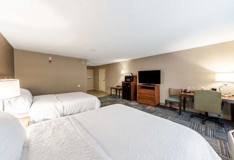 בית מלון כפרי Hampton Inn Greenfield