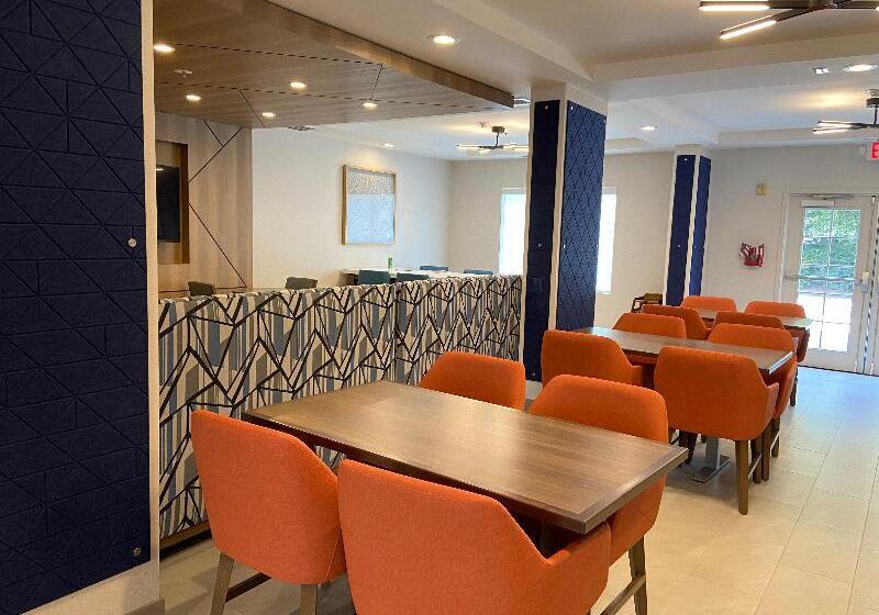 호텔 Holiday Inn Express And Suites Atlanta Johns Creek, An Ihg