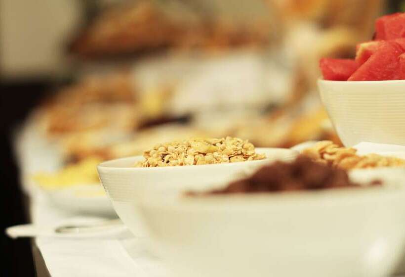 هتل Intersur Recoleta