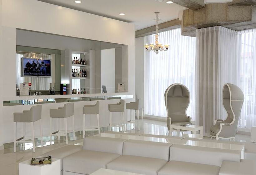 ホテル Kyriad Prestige Perpignan Centre Del Mon