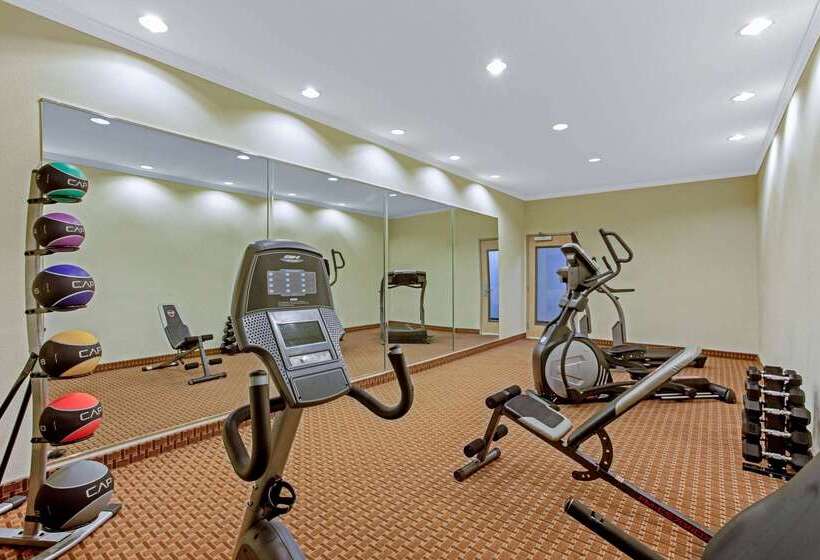 호텔 La Quinta Inn & Suites By Wyndham Cleburne