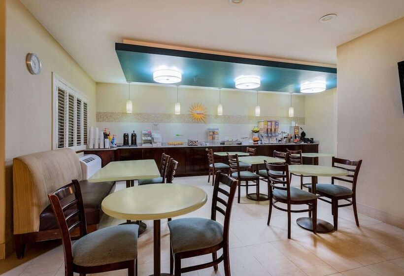 호텔 La Quinta By Wyndham Henderson Northeast Denver