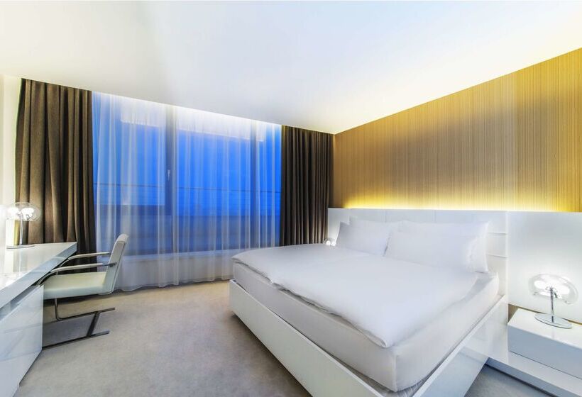 호텔 NH Bratislava Gate One