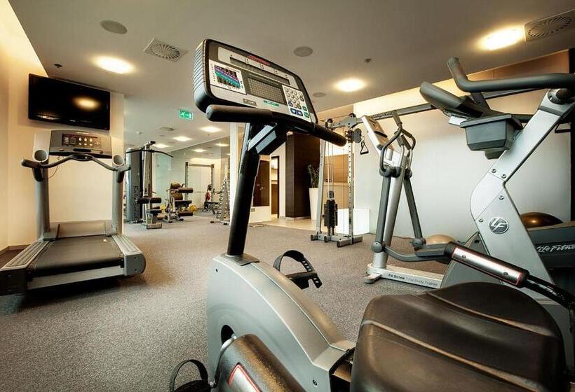 호텔 NH Bratislava Gate One