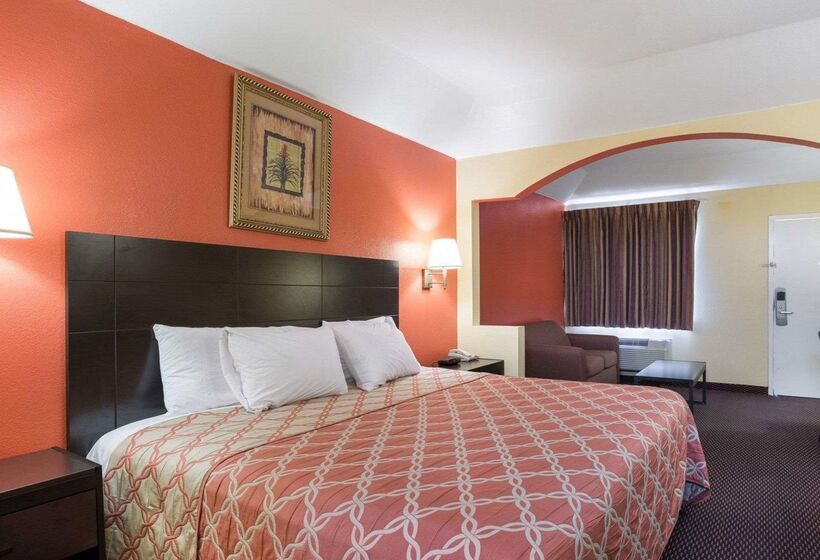 هتل Rodeway Inn & Suites