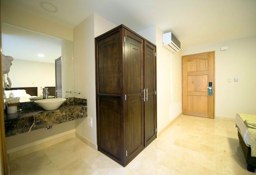 هتل San Pedro Del Fuerte