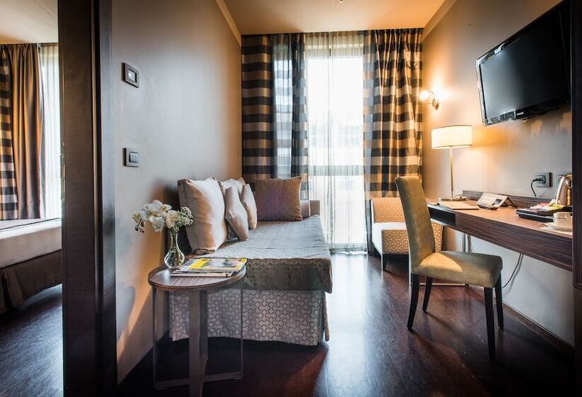 هتل Uptown Palace