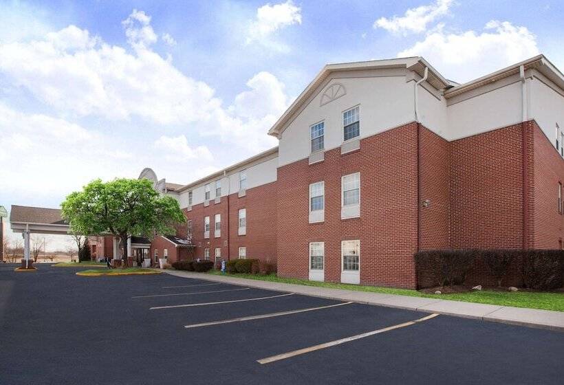 בית מלון כפרי Wingate By Wyndham Roseville/detroit