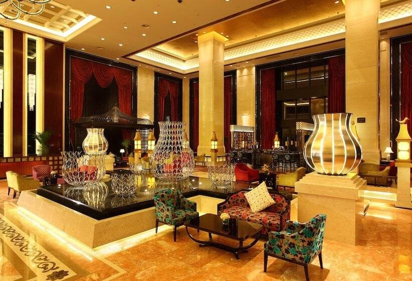 Отель Wyndham Grand Plaza Royale Palace Chengdu