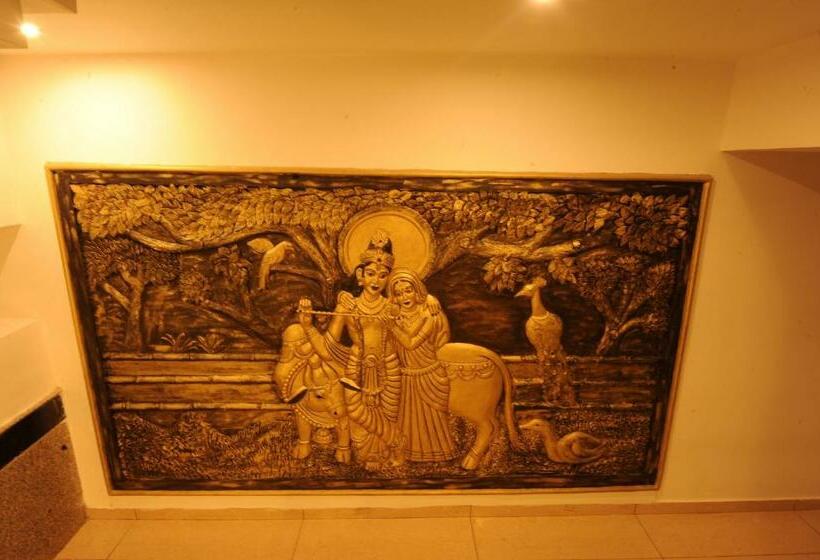 בית מלון כפרי Mc Suites Mysuru